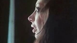 Super zgodna plavuša Kacey Jordan jebe svoju macu svojom ružičastom seks igračkom